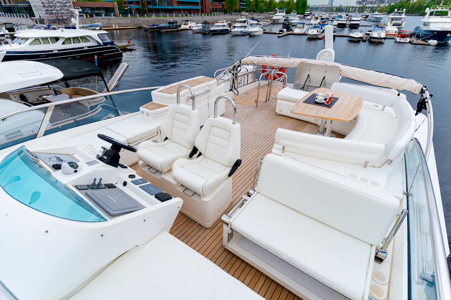 Fairline Squadron 68 (Аврора) image- 8